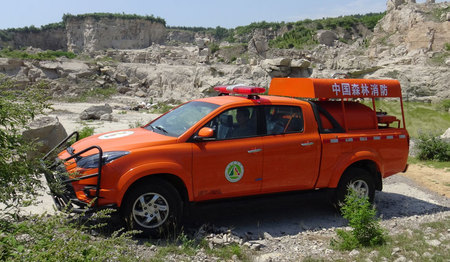 Jifu wolf fire fighting vehicle